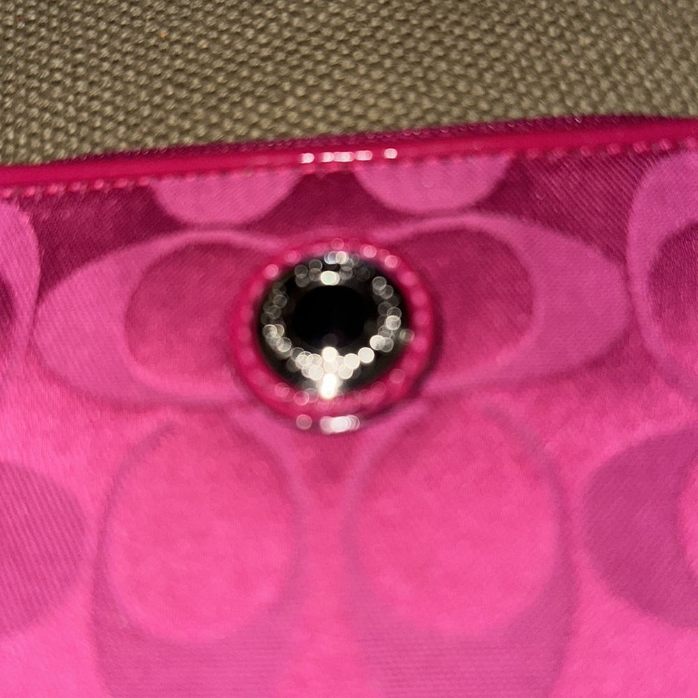Coach wristlet - Picture 2 of 5